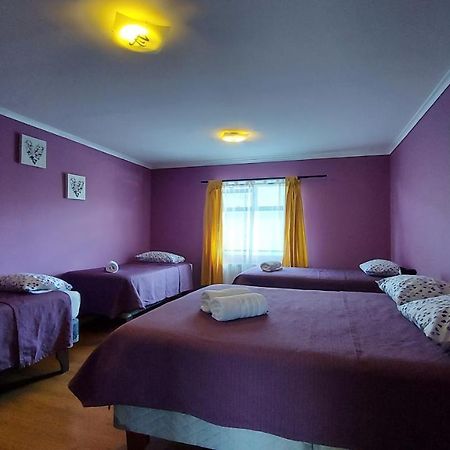 Hostal La Base Bed & Breakfast Puerto Natales Exterior photo