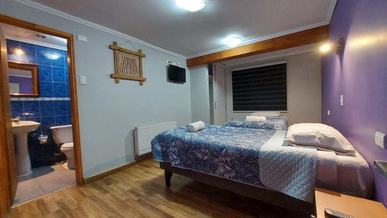 Hostal La Base Bed & Breakfast Puerto Natales Exterior photo